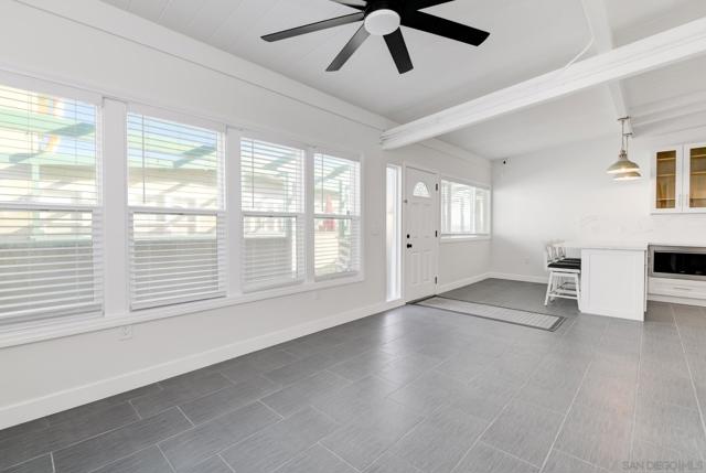 1680 B Seacoast Drive Unit B, Imperial Beach CA: https://media.crmls.org/mediaz/ed2cfd82-921c-44f8-8077-2c506814fdc6.jpg