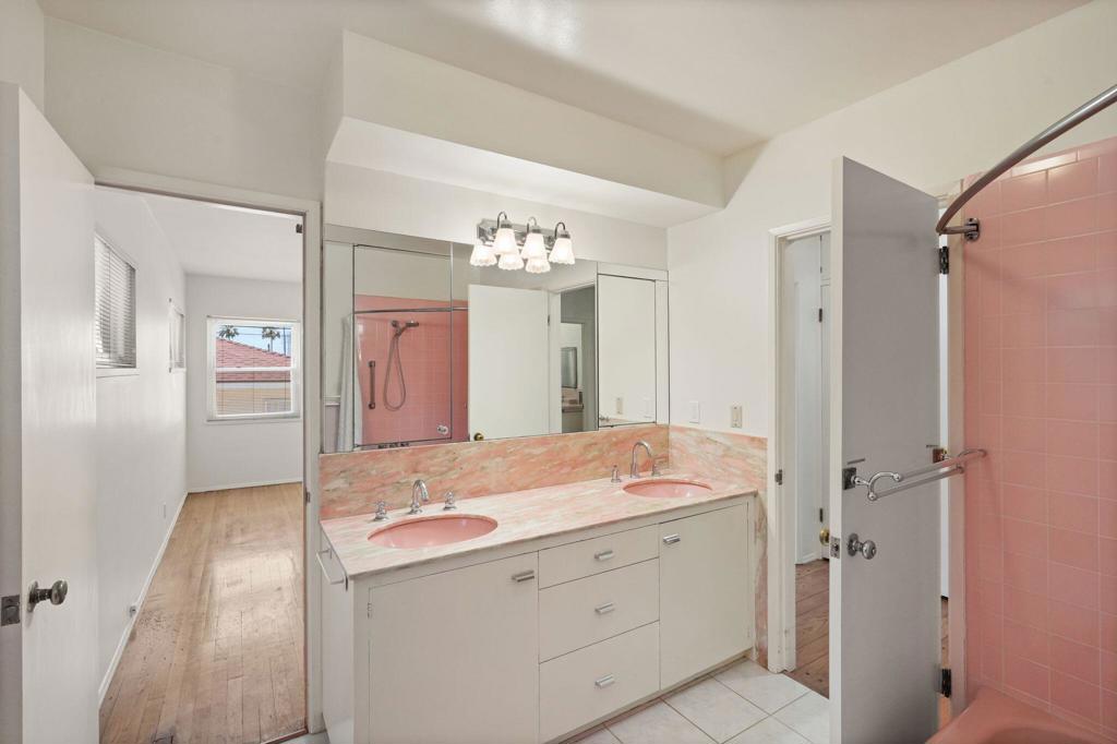 108 W Kenneth RoadGlendale image #2