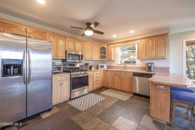 852 Cameron Drive, Big Bear CA: https://media.crmls.org/mediaz/ed2db707-52ab-40d4-af80-76c2d77d31a5.jpg