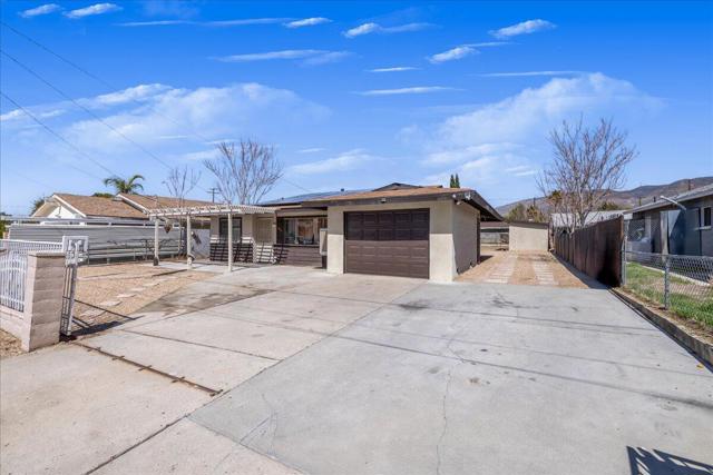 259 & 255 W 6th Street, San Jacinto CA: https://media.crmls.org/mediaz/ed2deb93-b0a1-47e8-97eb-728352ad0e8a.jpg