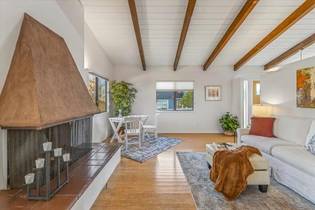 142 11th Street, Pacific Grove CA: https://media.crmls.org/mediaz/ed2e5e1a-da66-4fa0-a0bd-a04a18fda366.jpg