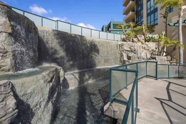 555 Front St, San Diego CA: https://media.crmls.org/mediaz/ed2e6c73-dab4-4b7f-9999-b8ac10a5fbe1.jpg