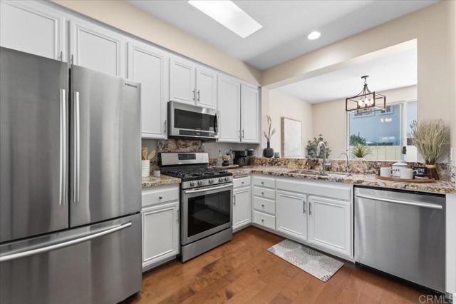 Detail Gallery Image 14 of 42 For 2217 Lago Ventana, Chula Vista,  CA 91914 - 3 Beds | 2/1 Baths