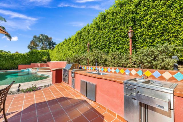 47 Gibraltar Drive, Palm Desert CA: https://media.crmls.org/mediaz/ed2ef9a1-3025-4562-8172-3442544d8e5a.jpg