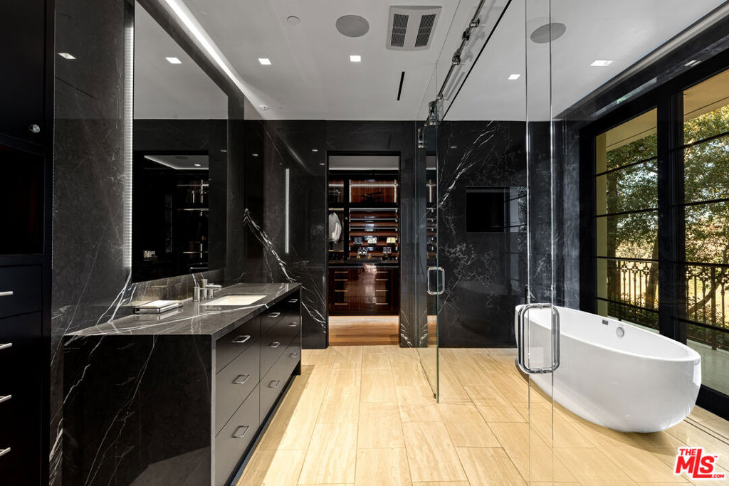 3160 Coldwater Canyon AvenueStudio City img 32
