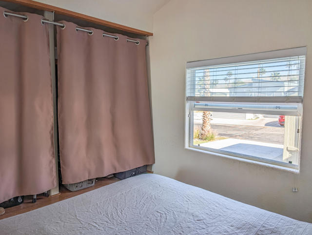 70200 Dillon Road, Desert Hot Springs CA: https://media.crmls.org/mediaz/ed2fdb84-2052-4a90-abeb-edf51228f9d7.jpg