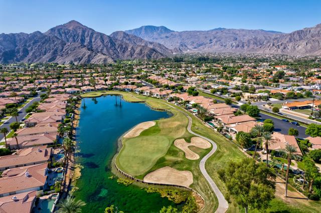 50500 Cypress Point Drive, La Quinta CA: https://media.crmls.org/mediaz/ed302bac-4c1d-47dd-9f64-0a631b166a57.jpg