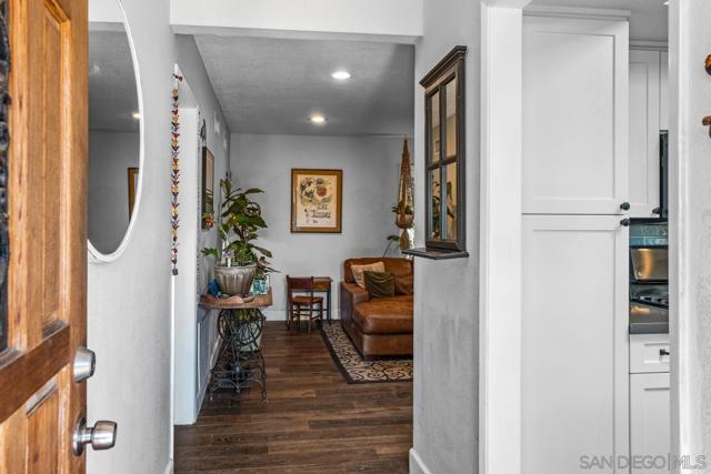 Image 5 of 32 For 14118 Ipava Dr