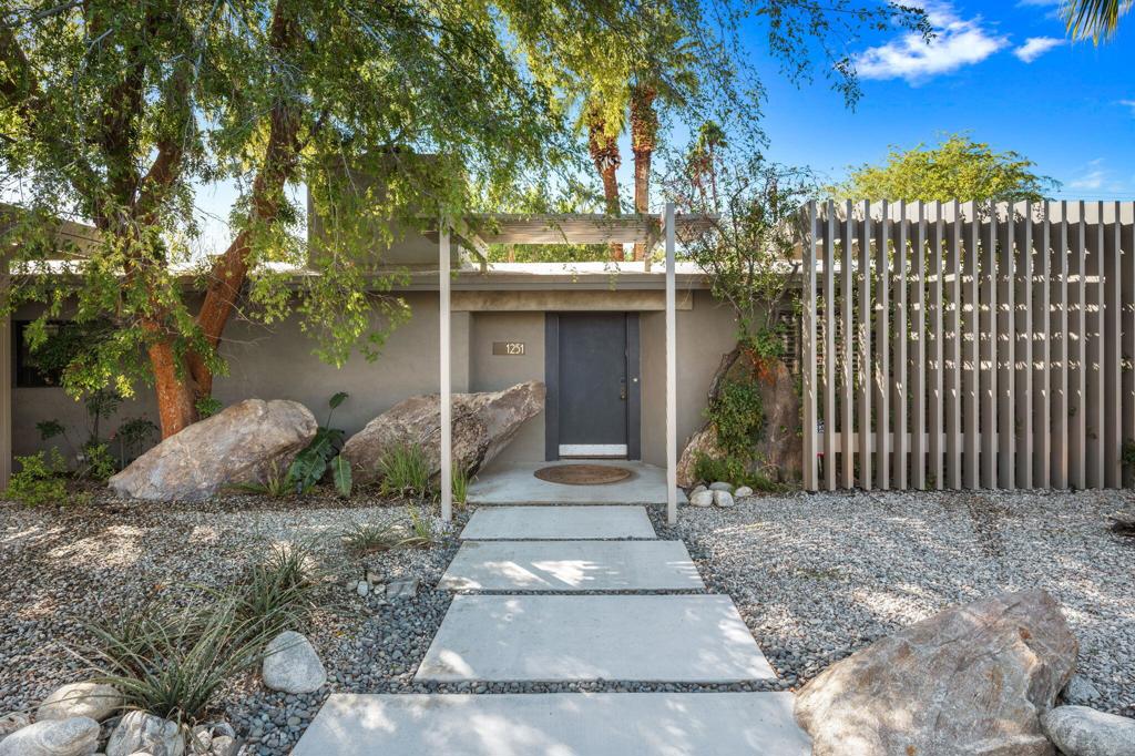 1251 E San Lorenzo Road, Palm Springs, CA 92264