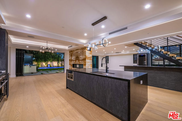 4906 Van Noord Avenue, Sherman Oaks CA: https://media.crmls.org/mediaz/ed3112a7-6d89-4846-ae3b-70839092b377.jpg