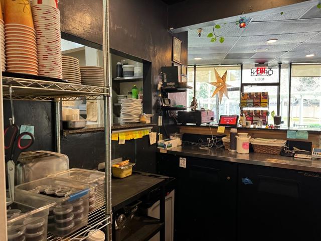 1688 1688 Decoto Road, Union City CA: https://media.crmls.org/mediaz/ed313520-96b3-4b13-88e1-daf413c4fcb3.jpg