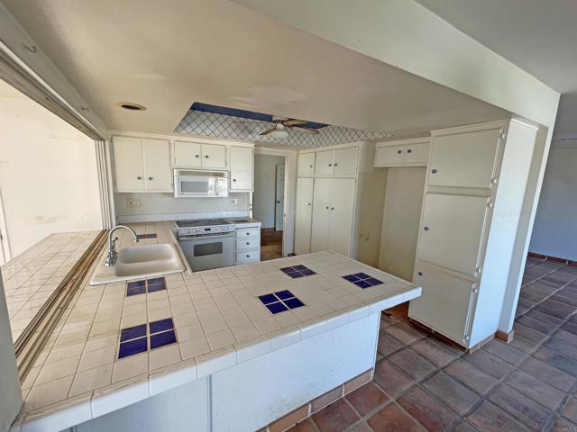 Detail Gallery Image 27 of 44 For 3808 Vista Campana #22,  Oceanside,  CA 92057 - 1 Beds | 1 Baths