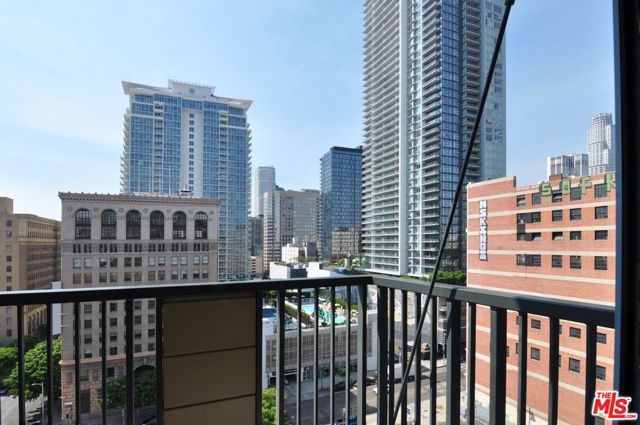 849 S Broadway, Los Angeles CA: https://media.crmls.org/mediaz/ed31a9c3-0c44-455c-af76-17db98671e0e.jpg