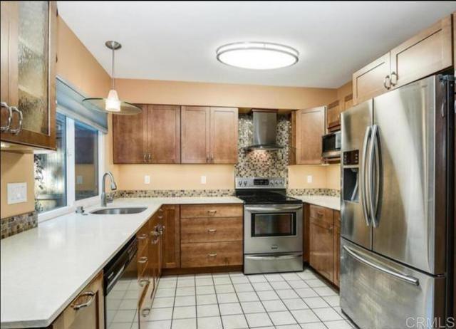 5366 Lake Murray Boulevard, La Mesa CA: https://media.crmls.org/mediaz/ed31d6bd-3ac5-456e-822c-a535c210351f.jpg