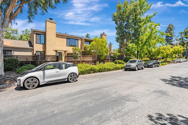 6698 Buggywhip Court, San Jose CA: https://media.crmls.org/mediaz/ed3321e9-ff0b-49f0-96f3-9d2049eb3c93.jpg