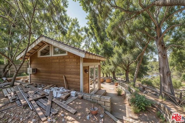 2344 Laguna Circle Drive, Agoura CA: https://media.crmls.org/mediaz/ed3472eb-0657-46dd-b0e6-7943d8b55767.jpg