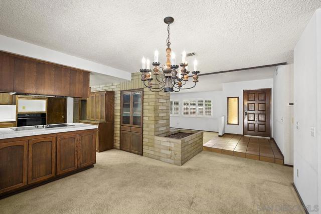 3718 Barbic Ct, Spring Valley CA: https://media.crmls.org/mediaz/ed3477d8-5f16-40d5-b615-1b5f1de7a983.jpg