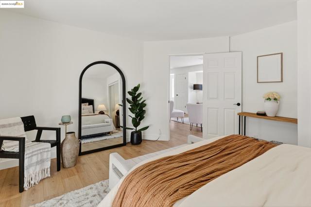 221 Village Pl, Martinez CA: https://media.crmls.org/mediaz/ed358284-e6bc-4bdb-a015-0848855b8f74.jpg