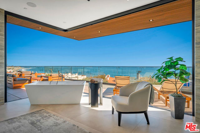 23917 Malibu Road, Malibu CA: https://media.crmls.org/mediaz/ed3591e9-4542-4f4d-a243-147561b2dec2.jpg