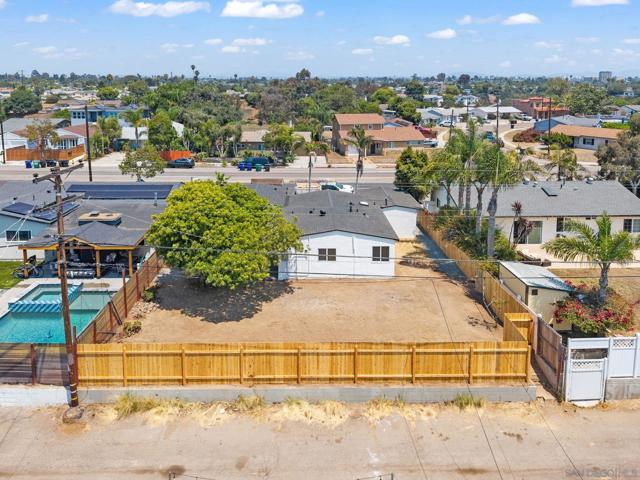 4316 Clairemont Dr, San Diego CA: https://media.crmls.org/mediaz/ed35fac0-efa0-4b04-912f-d9a3d2e0ca48.jpg