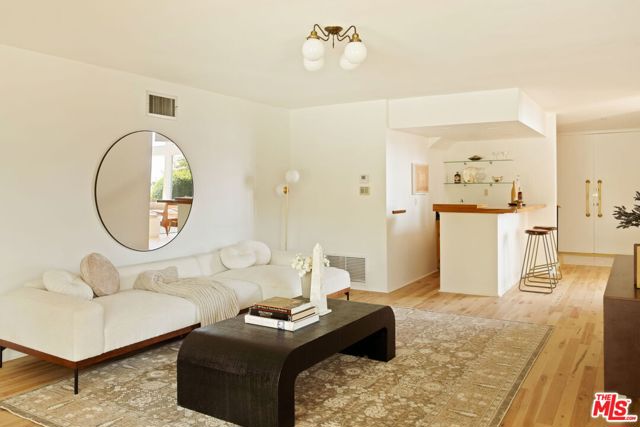 2341 N Hobart Boulevard, Los Angeles CA: https://media.crmls.org/mediaz/ed361880-3046-41fd-9a11-495ed401f223.jpg
