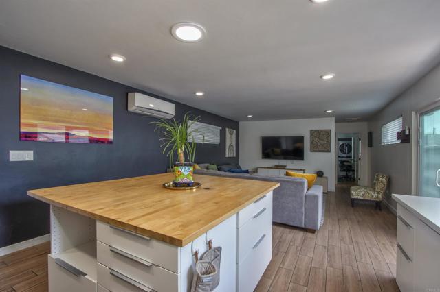 4040 42 35Th Street, San Diego CA: https://media.crmls.org/mediaz/ed366dcb-5648-4f12-a42b-9fddb96b8f4b.jpg