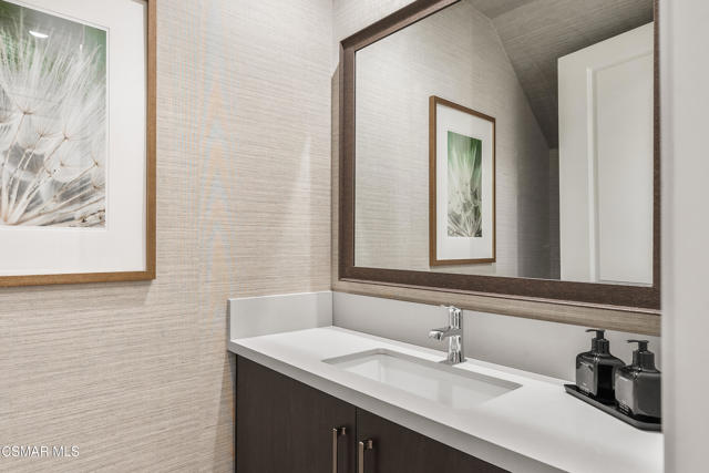 2492 Rondell Road, Camarillo CA: https://media.crmls.org/mediaz/ed372394-99ec-4690-9f9b-6664661e0a25.jpg