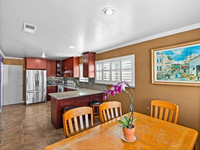 18625 Northridge Drive, Salinas CA: https://media.crmls.org/mediaz/ed3760ac-b841-48ee-9dc0-0846e578312d.jpg