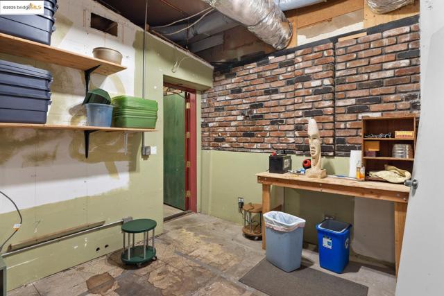 2331 San Pablo Ave, Berkeley CA: https://media.crmls.org/mediaz/ed37accb-fd84-499d-af83-20d4bb6b196c.jpg