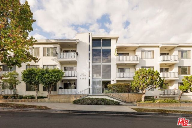 4343 Finley Avenue, 2