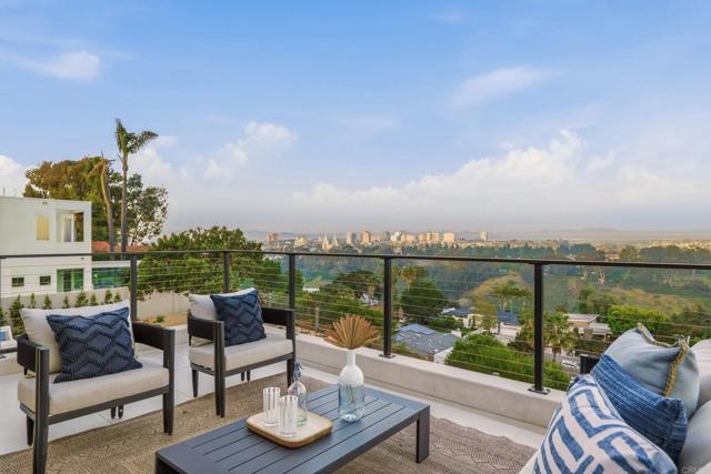 Detail Gallery Image 50 of 72 For 8341 La Jolla Scenic Dr, La Jolla,  CA 92037 - 5 Beds | 5/1 Baths