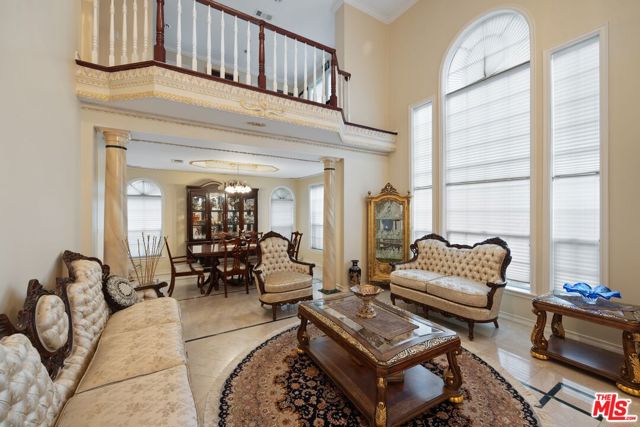 2431 Benedict Canyon Drive, Beverly Hills CA: https://media.crmls.org/mediaz/ed38121c-c159-48d4-aa86-82edd280997a.jpg