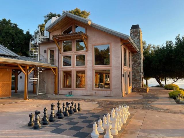 15060 Montebello Road, Cupertino CA: https://media.crmls.org/mediaz/ed38acac-cc25-449b-9924-91ab96ff73e9.jpg