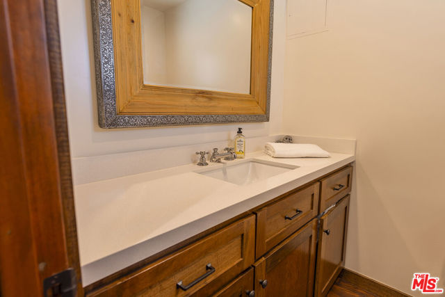 29433 Highway 33 Highway, Maricopa CA: https://media.crmls.org/mediaz/ed38b284-5393-46cc-bc88-b63c6c1efefe.jpg