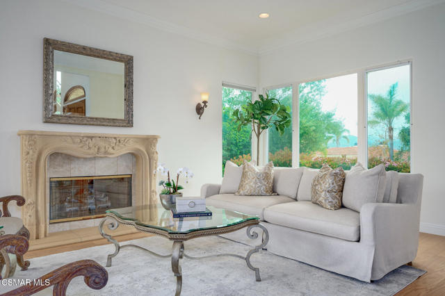 7111 Los Coyotes Place, Camarillo CA: https://media.crmls.org/mediaz/ed38e940-ace7-4b33-b0ca-6a62846d99f3.jpg