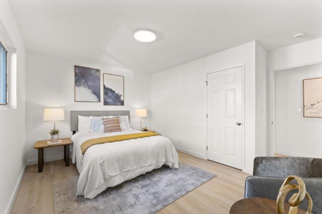 1064 15th Avenue, Redwood City CA: https://media.crmls.org/mediaz/ed39059c-81ba-45ec-8765-a8654822cc25.jpg