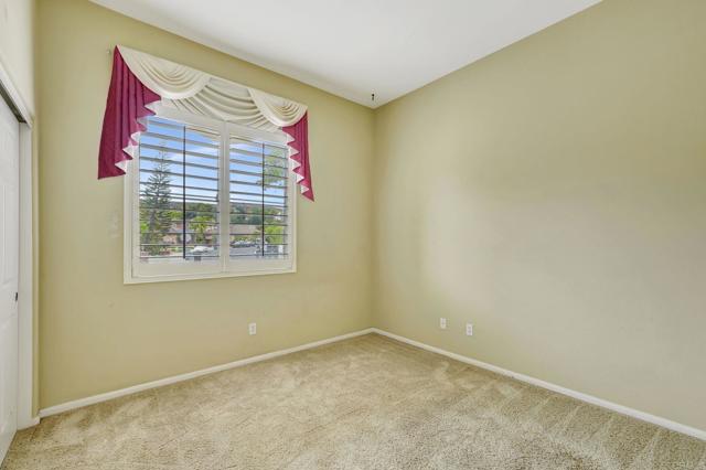 2706 VALLEYCREEK CIR, Chula Vista CA: https://media.crmls.org/mediaz/ed3953e6-1a38-437f-9722-ec922539da35.jpg