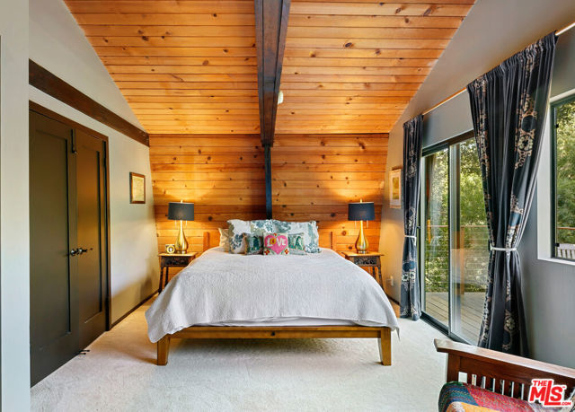25813 Dark Creek Road, Calabasas CA: https://media.crmls.org/mediaz/ed3af23e-e73e-4aca-bb3c-35b1c5326477.jpg