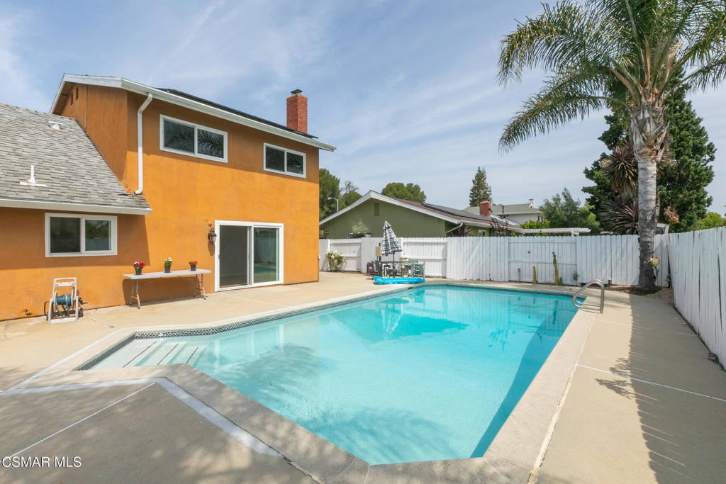 https://media.crmls.org/mediaz/ed3b5ea9-363d-434b-b134-c34fdd0922f4.jpg?preset=X-Large