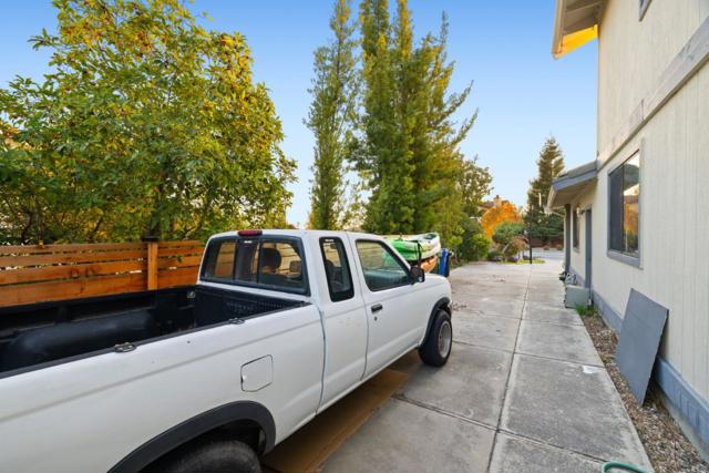 44500 Parkmeadow Drive, Fremont CA: https://media.crmls.org/mediaz/ed3bf9a8-b1c5-4279-bbb9-0d9630df77be.jpg