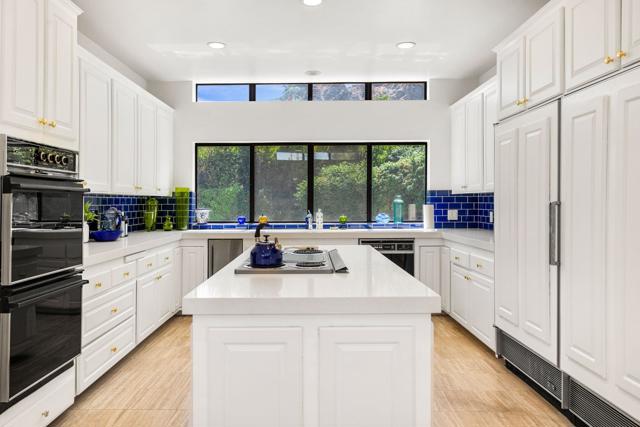 46220 Manitou Drive, Indian Wells CA: https://media.crmls.org/mediaz/ed3d286c-c083-4b99-8be8-67ccd837b61f.jpg