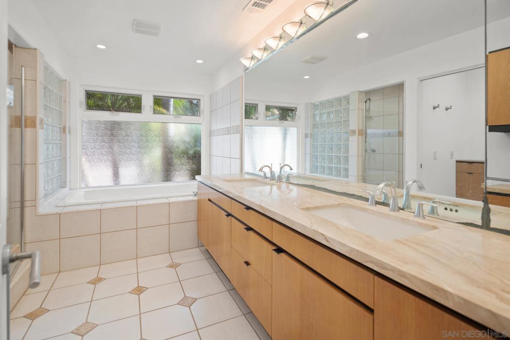 MLS #250041429SD image #11