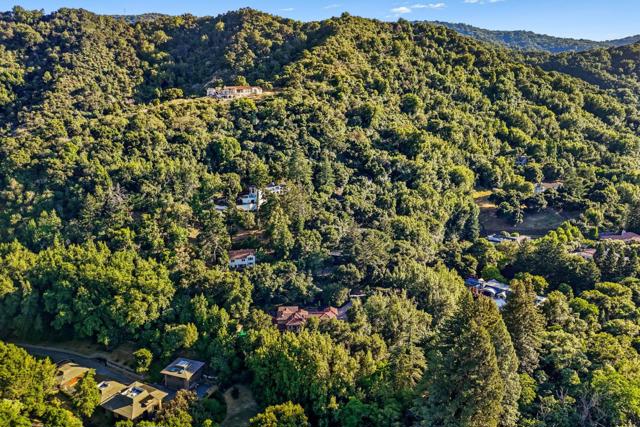 11860 Francemont Drive, Los Altos Hills CA: https://media.crmls.org/mediaz/ed3e31c5-c973-4f54-b8c7-153f4903cee1.jpg