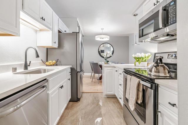 400 Davey Glen Road, Belmont CA: https://media.crmls.org/mediaz/ed3e34cb-d346-48ee-99df-b8180925c532.jpg