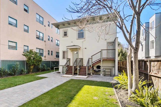 548 37th St, Oakland CA: https://media.crmls.org/mediaz/ed3e7c8f-4b20-402f-a765-773f48af8189.jpg