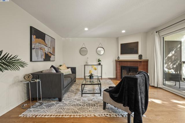 21071 Gary Dr, Hayward CA: https://media.crmls.org/mediaz/ed3ef8b2-82bd-4423-8d93-30cf1f1fa545.jpg