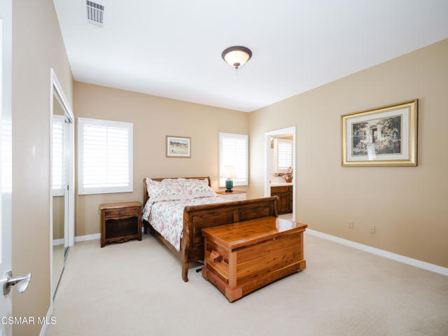 1624 Bushgrove Court, Lake Sherwood CA: https://media.crmls.org/mediaz/ed401137-e6d8-450f-8214-c86cad32229a.jpg