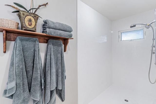 2940 San Juan Boulevard, Belmont CA: https://media.crmls.org/mediaz/ed406f19-30b1-4719-b1f9-8c90c8269b34.jpg