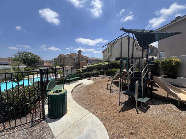 2855 Bear Valley Rd, Chula Vista CA: https://media.crmls.org/mediaz/ed40da49-aab8-4053-9503-9836c0ec8405.jpg