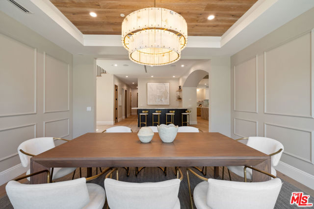 5036 Woodley Avenue, Encino CA: https://media.crmls.org/mediaz/ed40f6a6-378c-4c29-9def-479956737578.jpg